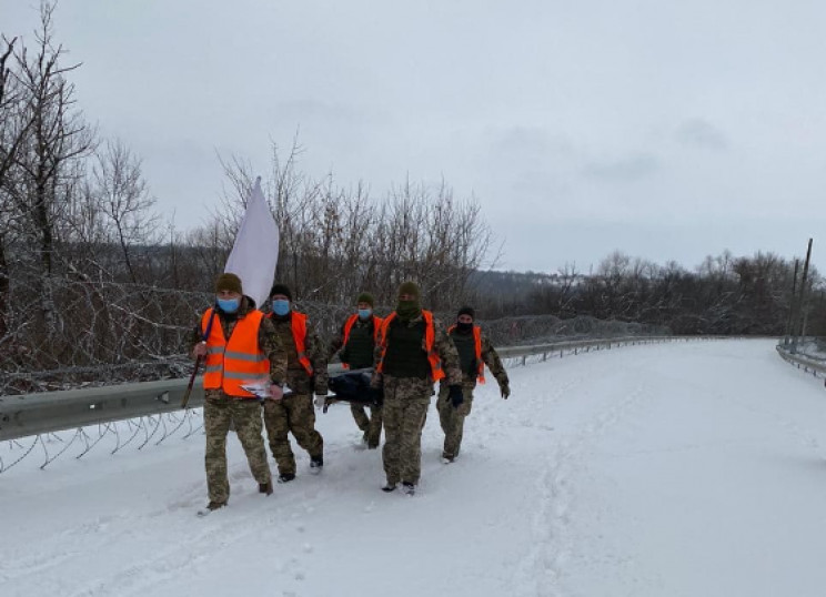 На Донбасі п'яний військовий перейшов на…