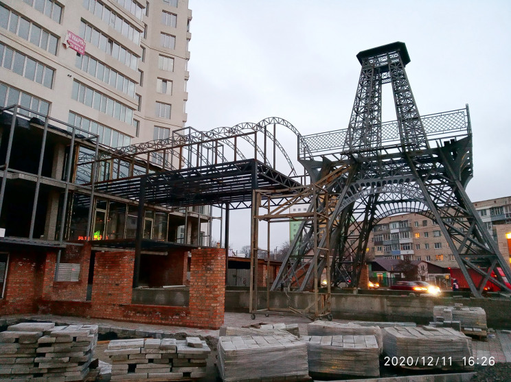 "Париж не за один рік будувався": На Киї…
