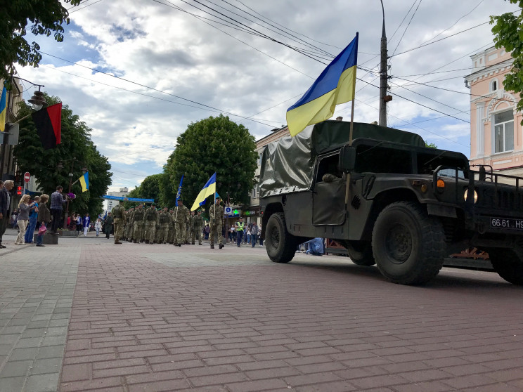 В Хмельницком около трех сотен человек п…