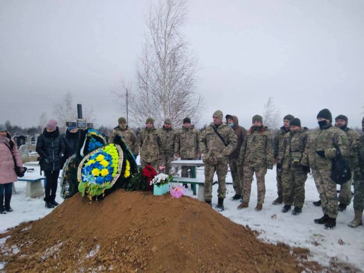 В зоні ООС на Донеччині загинула 35-річн…