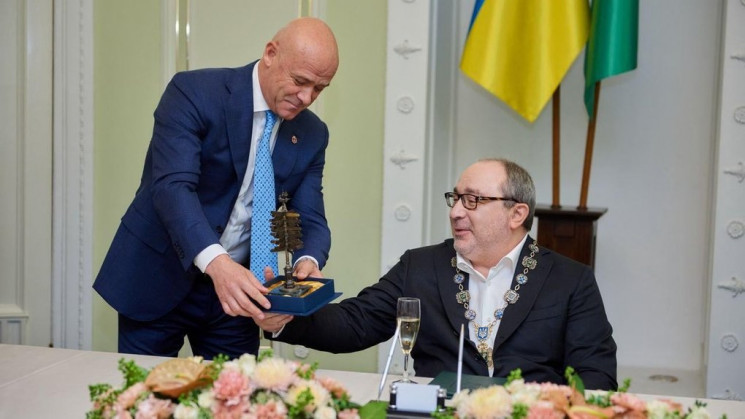 Мер Одеси Труханов на церемонії прощання…