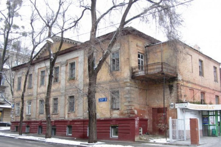 Суд обязал застройщика убрать новые этаж…