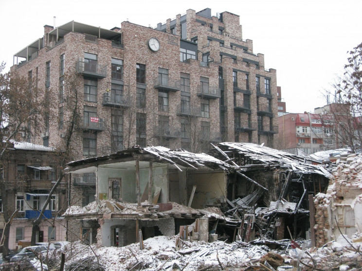 В центре Днепра разрушают квартал старых…