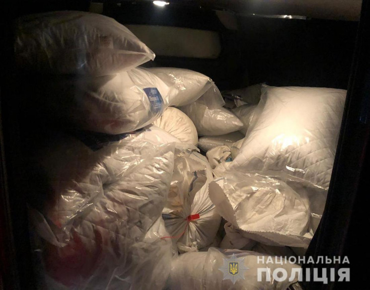 На Житомирщині затримали авто з 700 кг б…