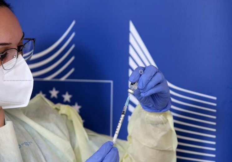 У ЄС офіційно стартувала масова вакцинац…