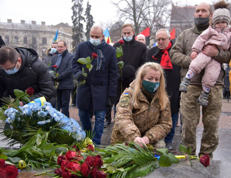 Як у Львові вшанували Бандеру (ФОТОРЕПОР…