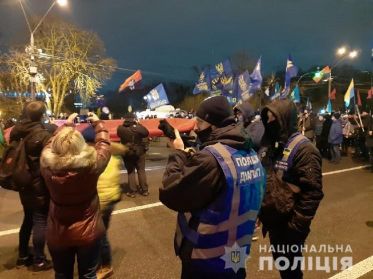 Смолоскипна хода на честь Бандери: Поліц…