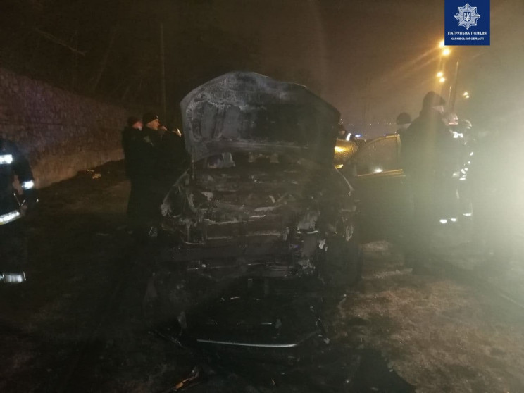 Авария, пожар и побег: В Харькове таксис…