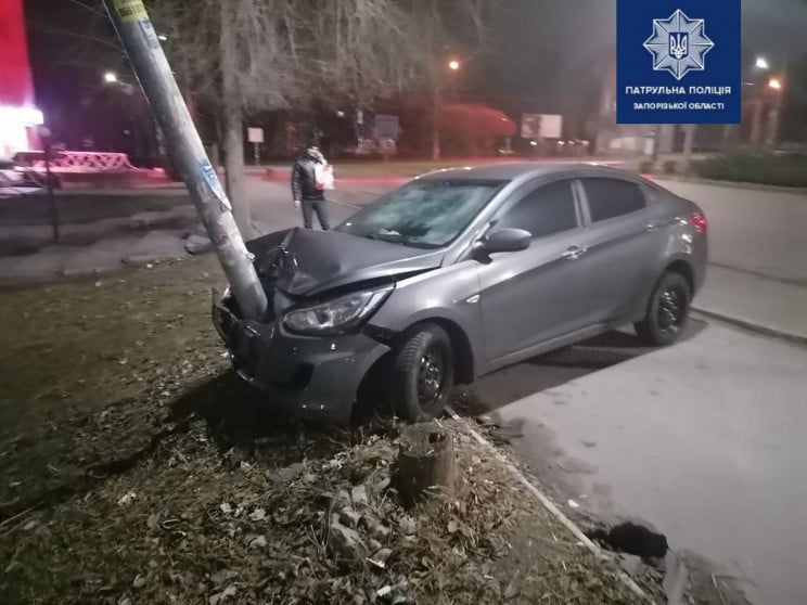 У Запоріжжі п'яний водій Hyundai повалив…