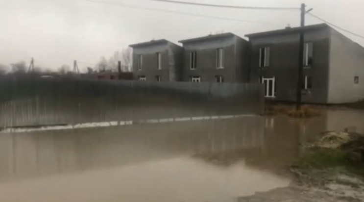 На Ужгородщині вода підтопила будинки…
