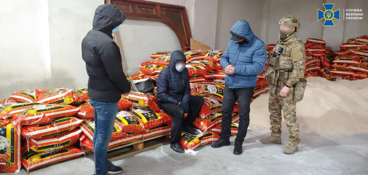 СБУ в Одесі вилучила понад тонну контраб…