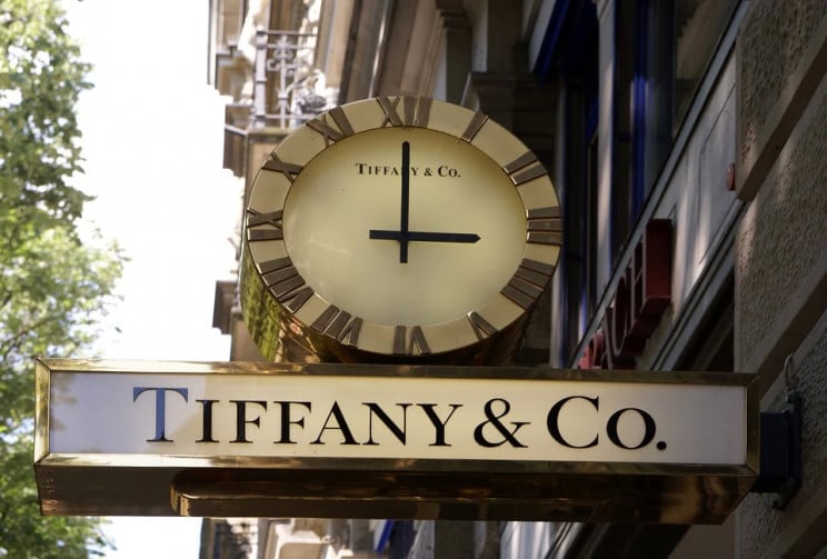 Louis Vuitton приобрел Tiffany за рекорд…
