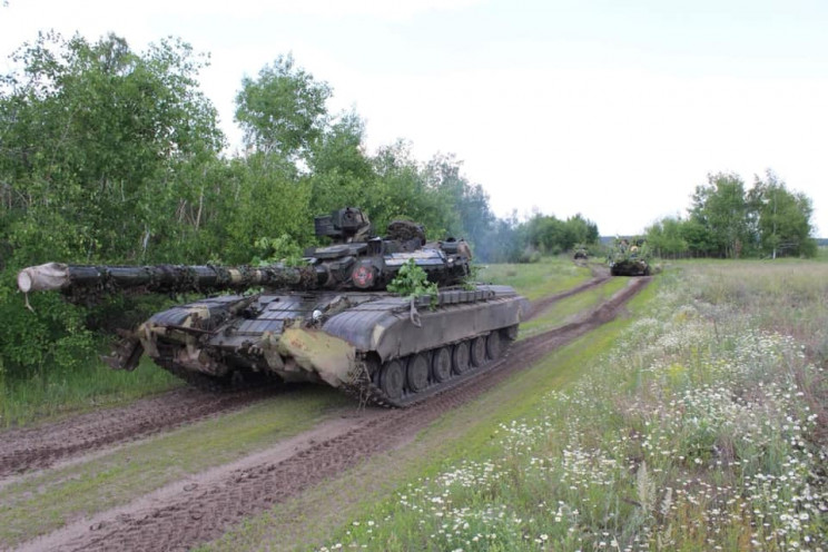 Тяжелая техника и танки: На Харьковщине…
