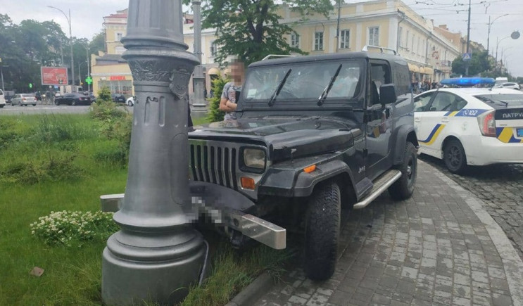 Нетверезий чоловік на викраденому авто с…