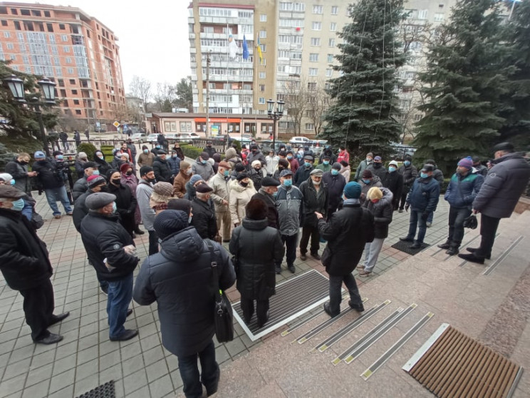 В Івано-Франківську мітингують проти вис…