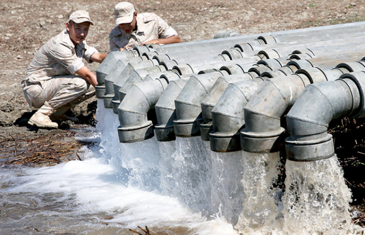 У Криму почали розбирати водопровід з Та…
