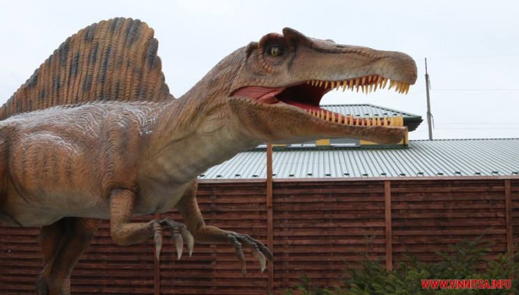 До Парку динозаврів у Вінниці завезли но…