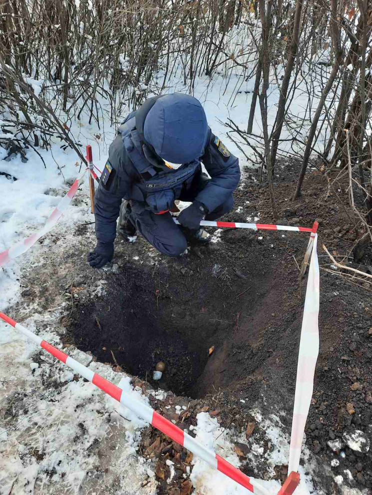 На прифронтовой Донетчине нашли боевую г…