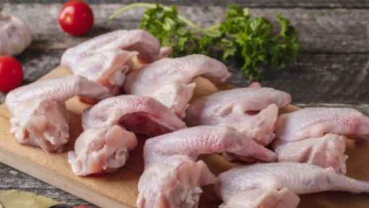 У польській курятині виявили сальмонелу:…