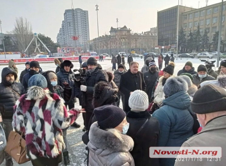 В Николаеве на морозе люди митингуют про…