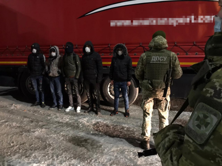 Пограничники в Одессе задержали нелагаль…