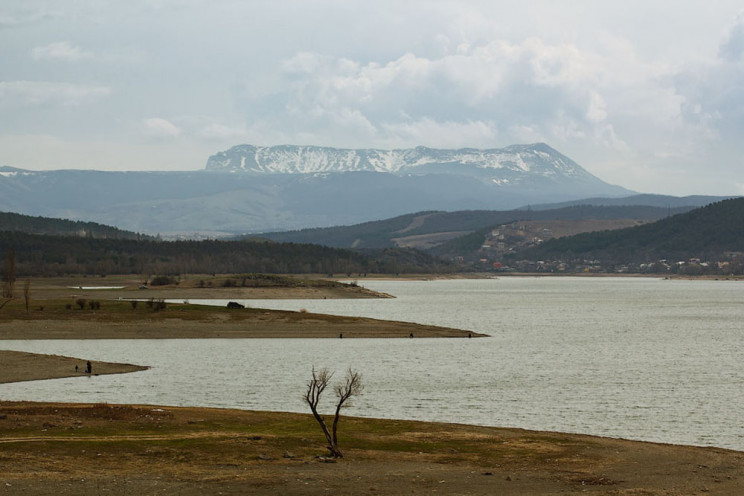 Из Симферопольского водохранилища прекра…