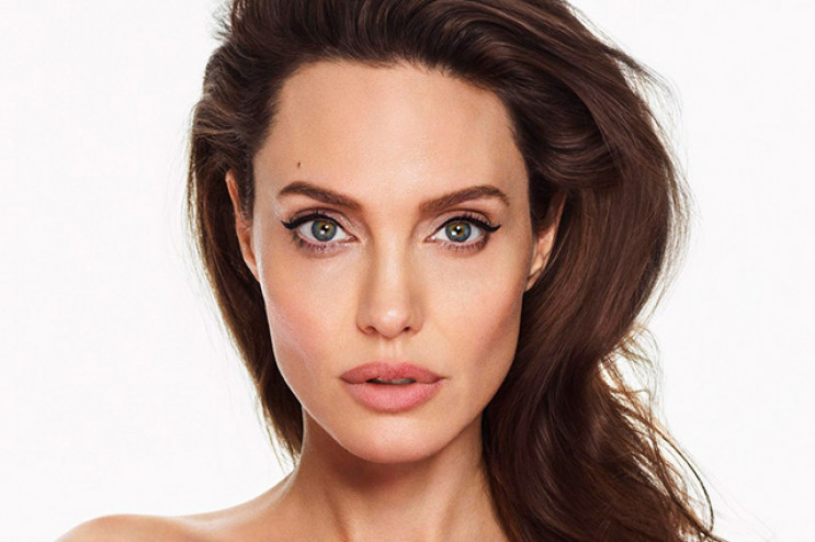 Анджеліні Джолі - 44 роки: Найзвбаливіші…