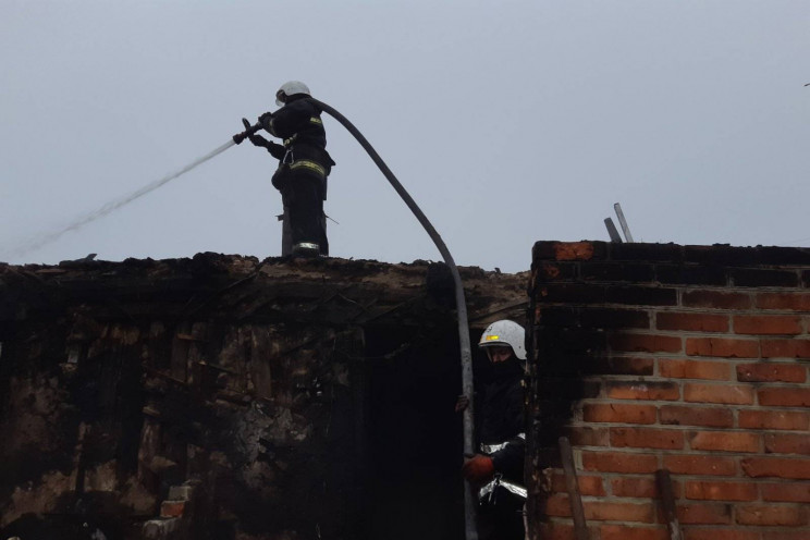 На Харьковщине сгорел дом: Медики со зна…