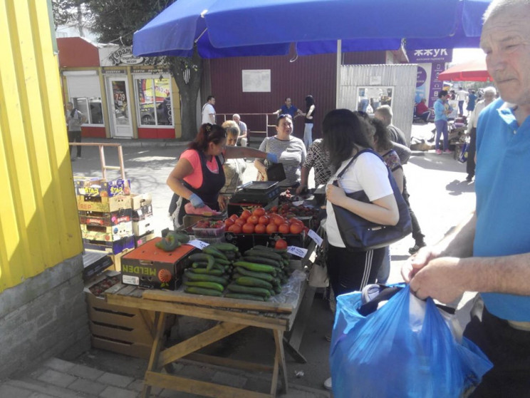 На рынке "Черемушки" в Кропивницком гоня…
