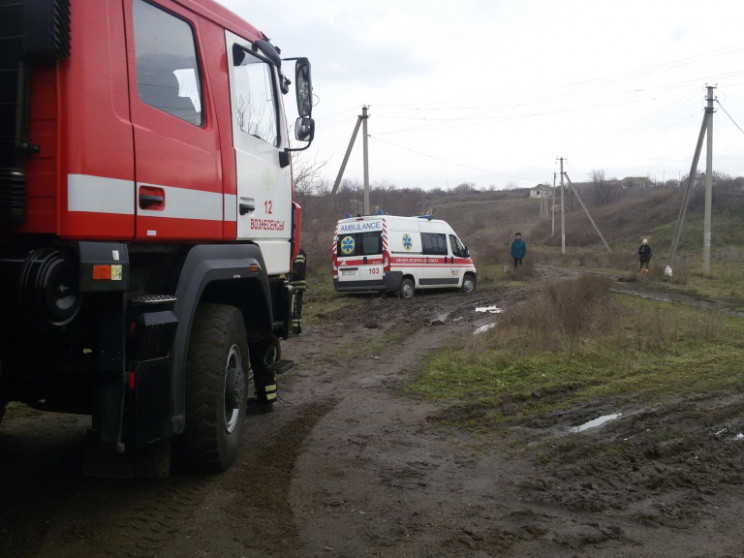 На Миколаївщині автівка медиків потонула…