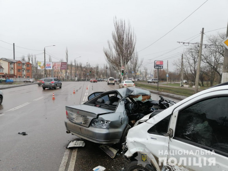 В Одессе произошло ДТП: Водитель в больн…