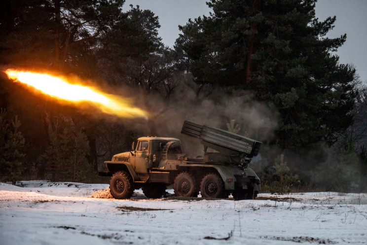 Недалеко от Днепра военные били из "Град…