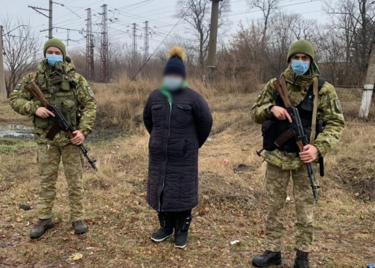 На Харківщині зупинили українку, яка нам…