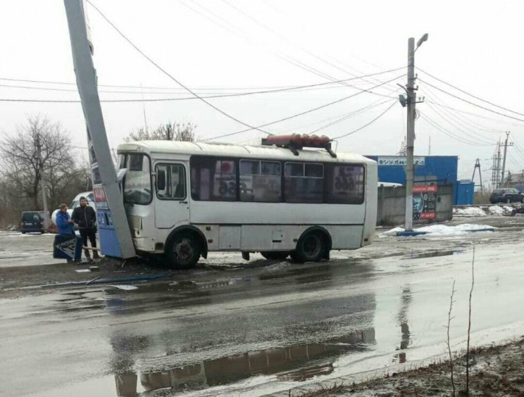 В "ДНР" пьяный водитель автобуса сбил же…