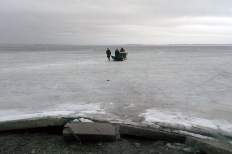 В пригороде Днепра рыбак утонул, провали…