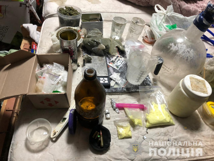 Вінничанин винайняв квартиру під наркола…