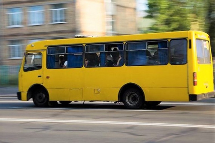 З Кам'янця-Подільського до Довжка їздити…