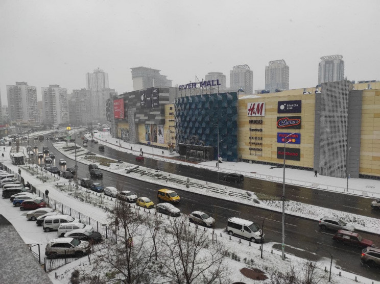 Через снігопад у Києві  вже сталося майж…