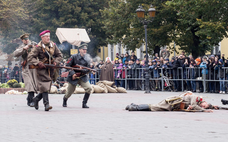 Окунуться в прошлое: Что такое историчес…