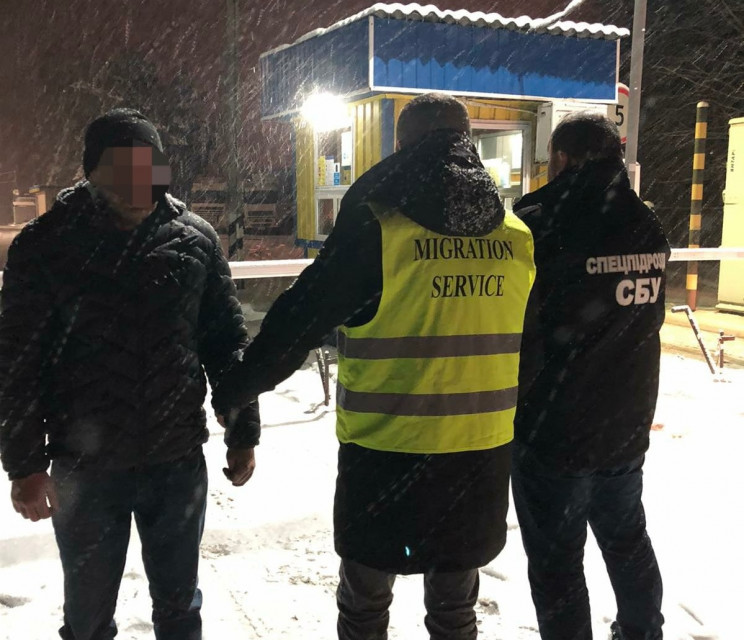 Хмельницькі міграційники видворили росій…
