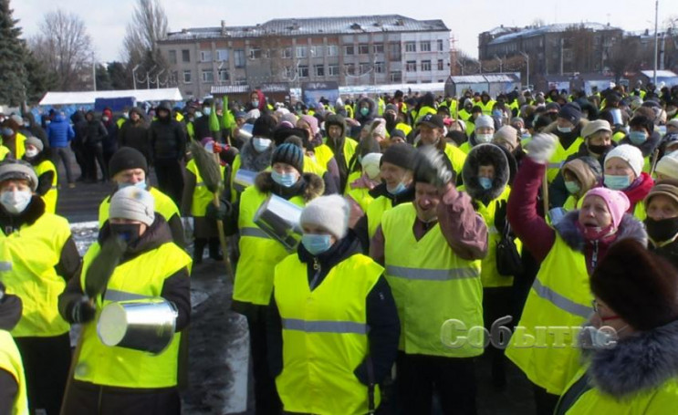 Бунт жовтих жилетів: У місті на Дніпропе…