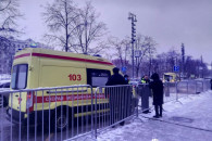 На митинге в Москве мужчина пытался сове…
