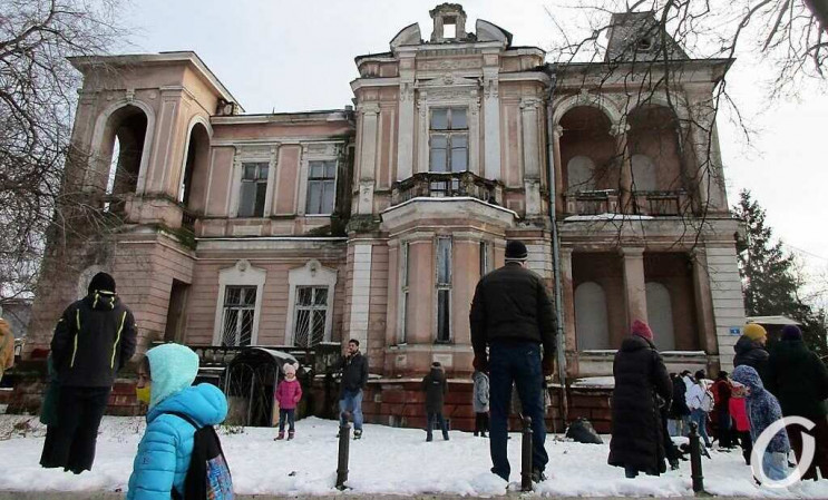 Одесити біля "Дачі Маразлі" мітингували…