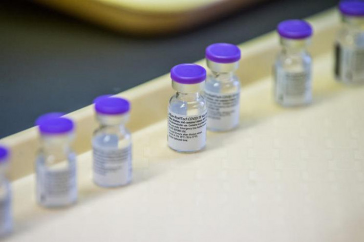Україна отримає першу партію COVID-вакци…