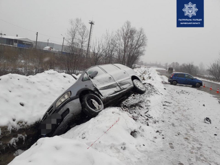 В Харькове водитель ВАЗа выбил Opel с до…