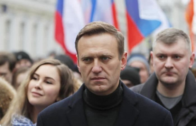 Навального засудили до 3,5 років ув'язне…