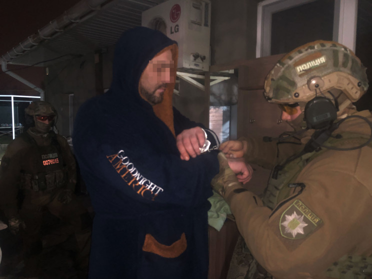 Як у Миколаєві спецпризначенці затримува…