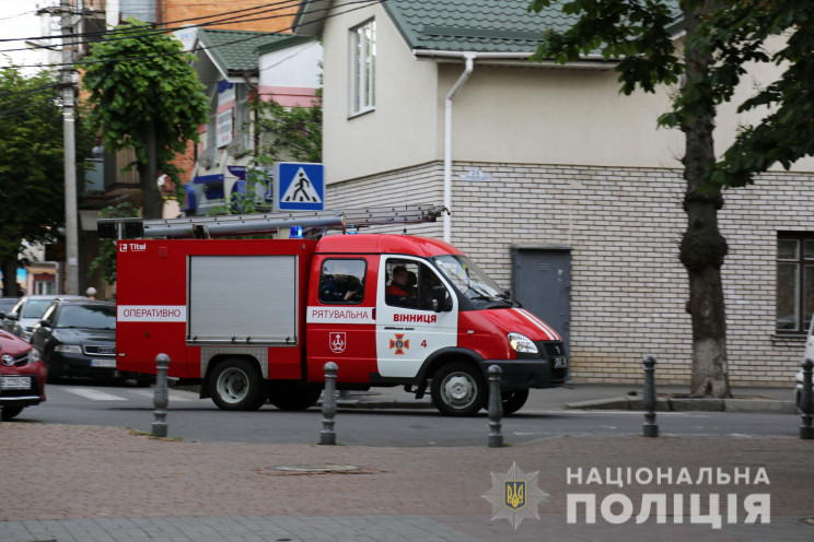 У Вінниці шукають вибухівку в будинках,…