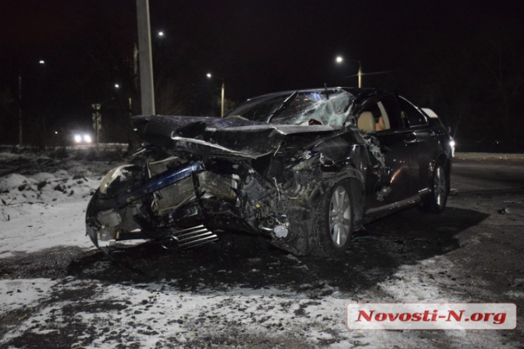 Под Николаевом автомобиль "жестко" прота…