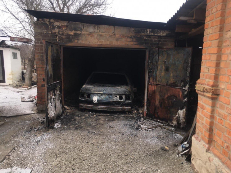 В Запорожской области в гараже сгорел Vo…